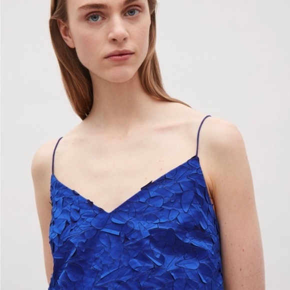 Women's Blue Laser-cut Appliqué Dress - Picture 3 of 6